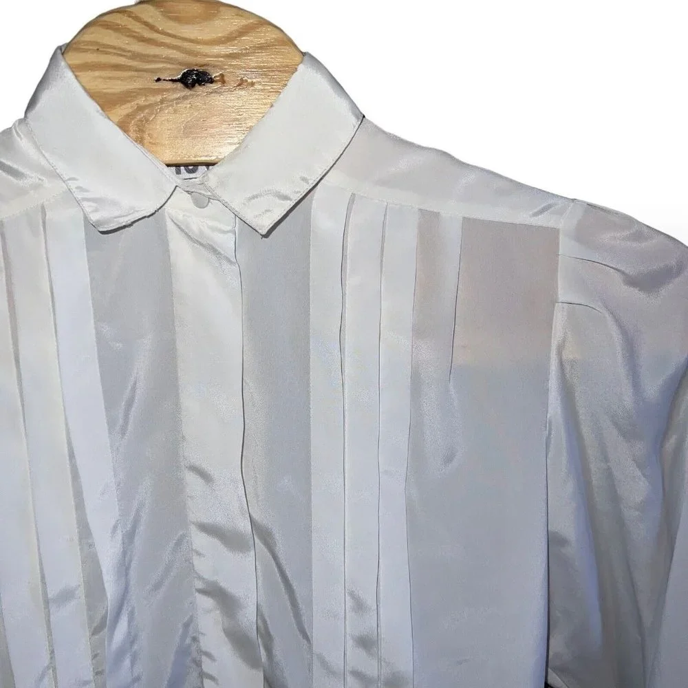 TJW by Mervyn’s 10 Woman’s VintageElegant Pleated White Front Button‎ Blouse